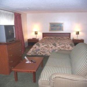 Huntsville Hotel & Suites Room photo